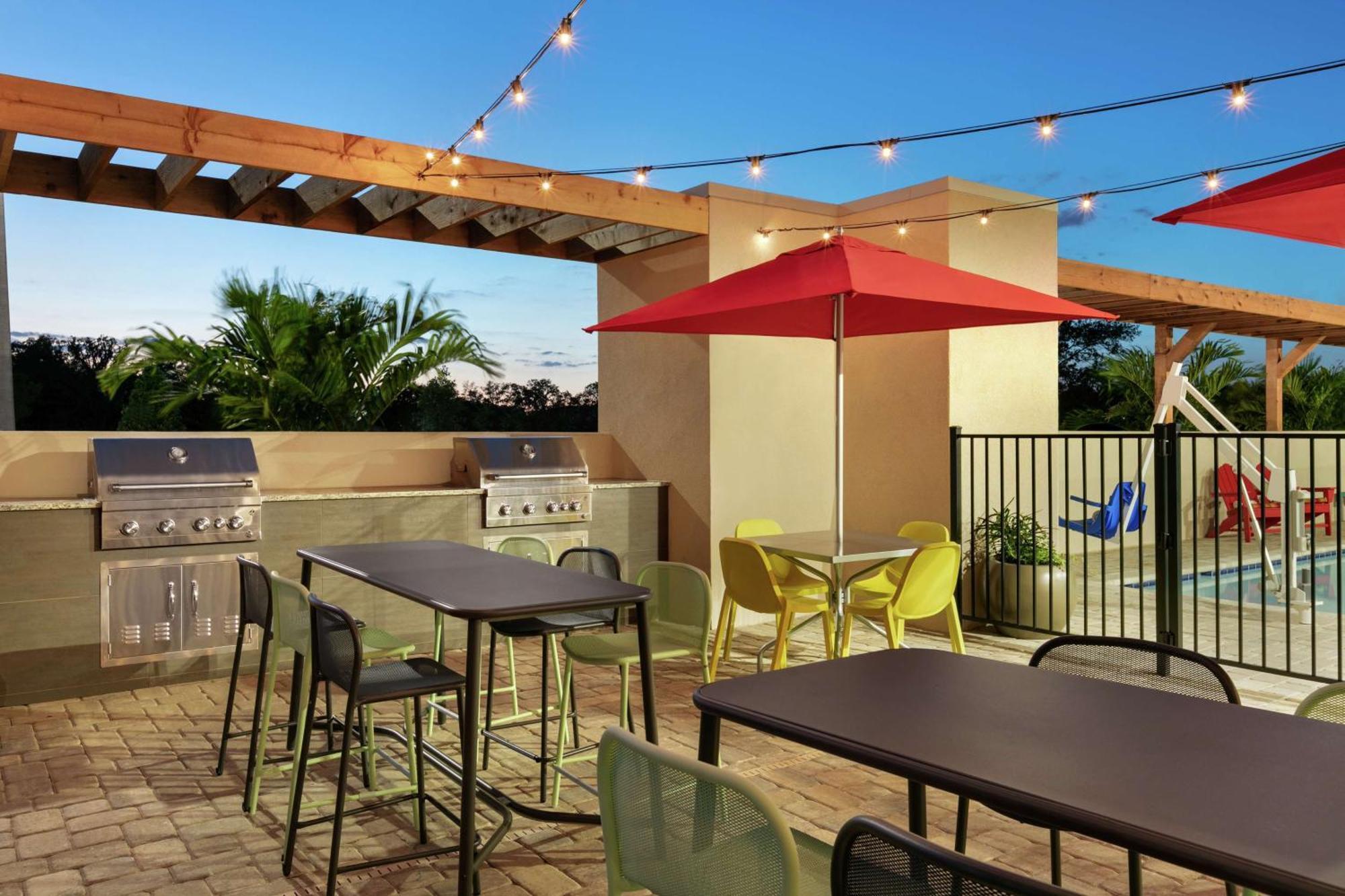 Home2 Suites By Hilton Brandon Tampa Екстер'єр фото